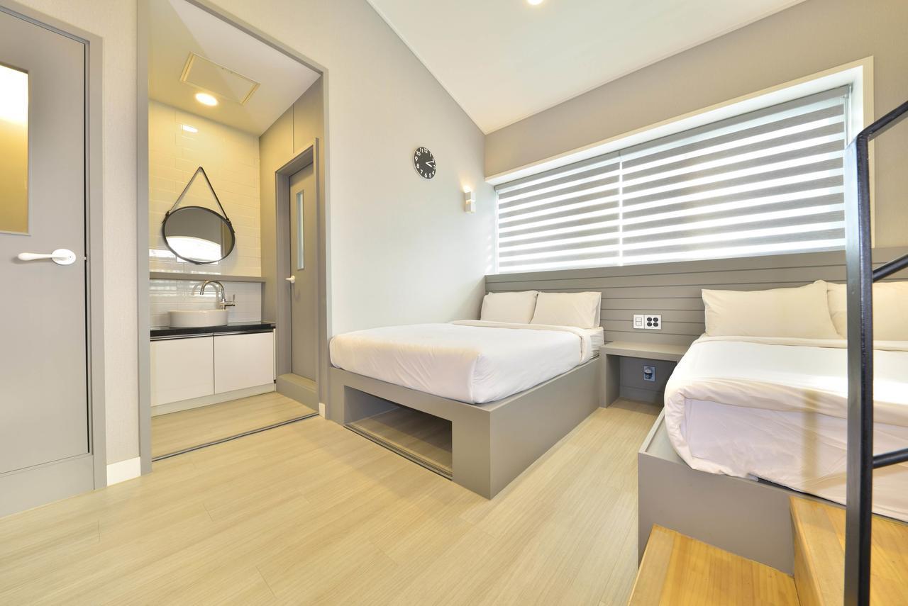 With U Hotel & Guesthouse Sokcho Exterior foto